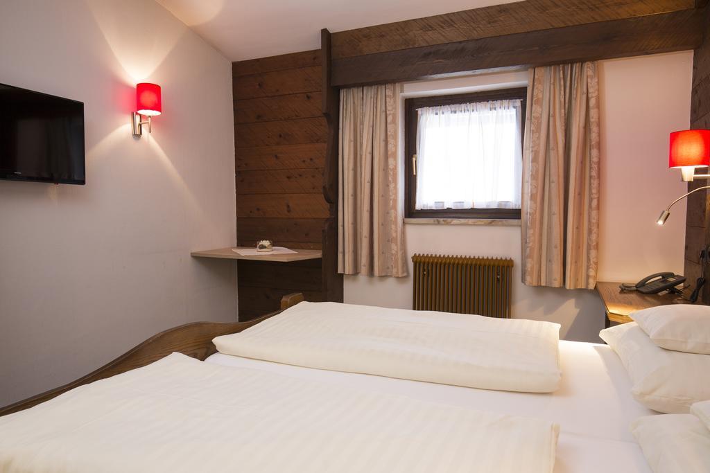 Hotel Altmuensterhof エクステリア 写真